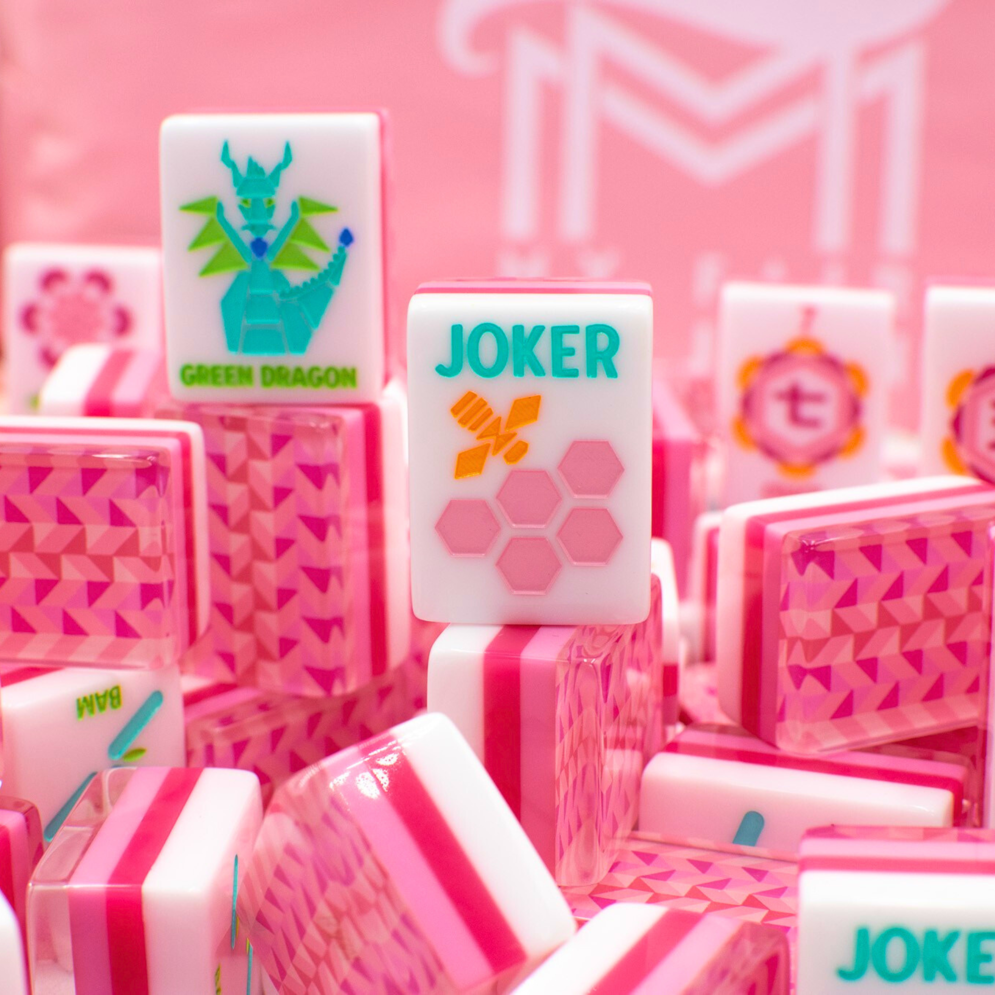 Melamine Crystal Prism Mahjong Tile Set 166 Tiles Pink 1.25"×0.9"×0.7"
