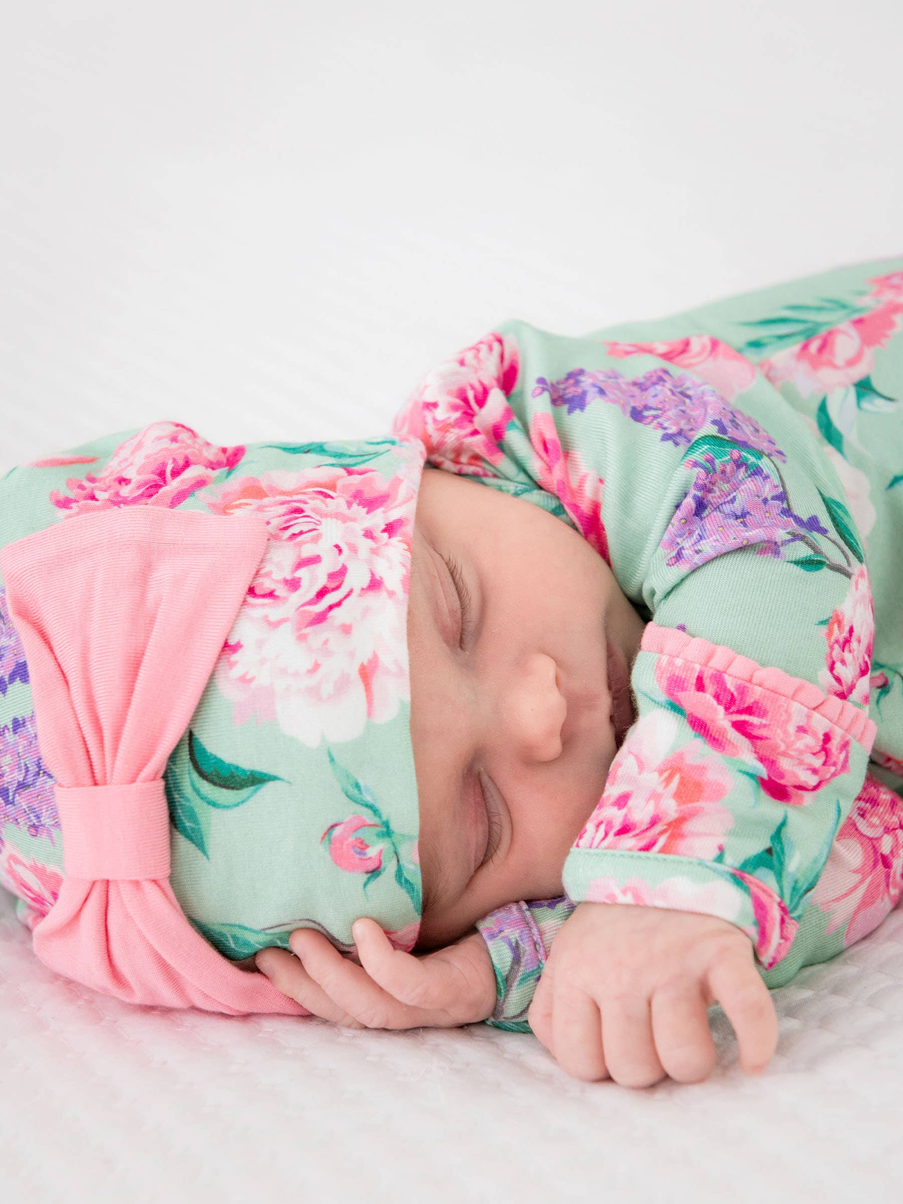 Bamboo-Spandex Sage Garden Floral Ruffle Knotted Sleep Gown & Bow Hat Set Baby Girls