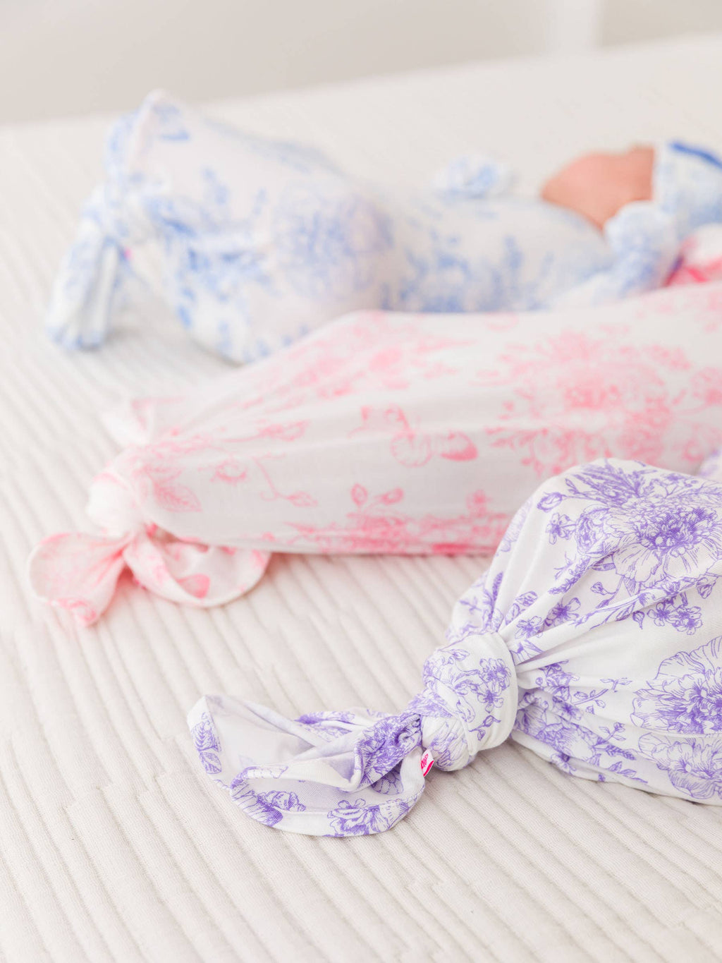Bamboo-Spandex Periwinkle Butterfly Toile Ruffle Knotted Sleep Gown & Bow Hat Set Baby Girls